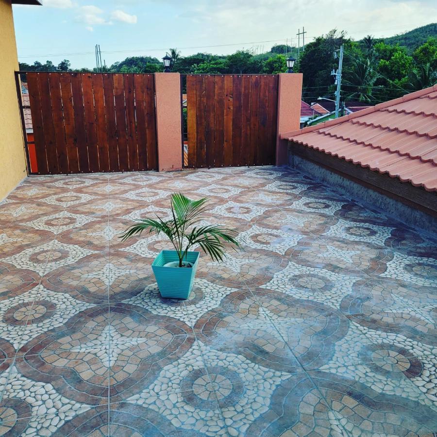 Royal Vybez Vacation Homes Spanish Town Exterior photo